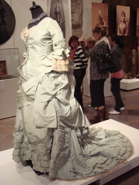 На выставке "Мода Викторианской эпохи" - платья и аксессуары 1830 - 1900 годов из собрания Александра Васильева, Париж (Фото 21)